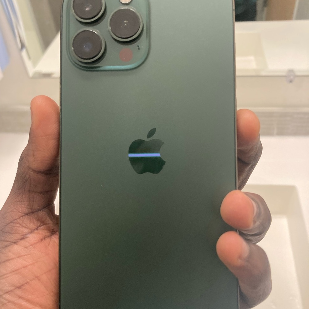 Apple iPhone in Green